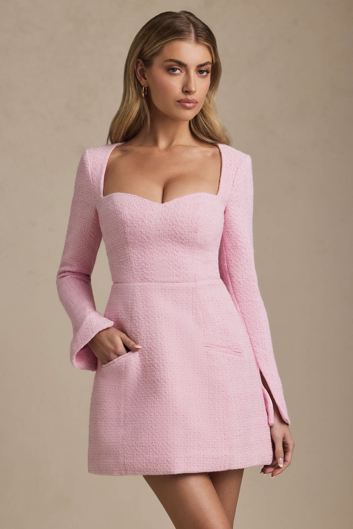 Taesha-Sweetheart-Neck Structured Mini Dress in Soft Pink